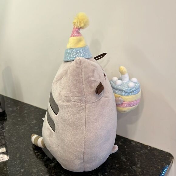 Gund Pusheen Cat Medium Birthday Cup Cake Party Hat 9” Plush Toy Mascot - Picture 6 of 9